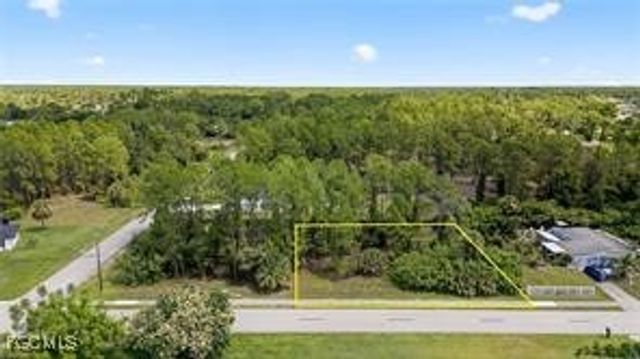 2003 E 6th ST, Lehigh Acres, FL 33936