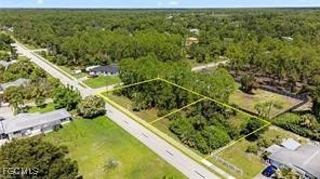2003 E 6th ST, Lehigh Acres, FL 33936