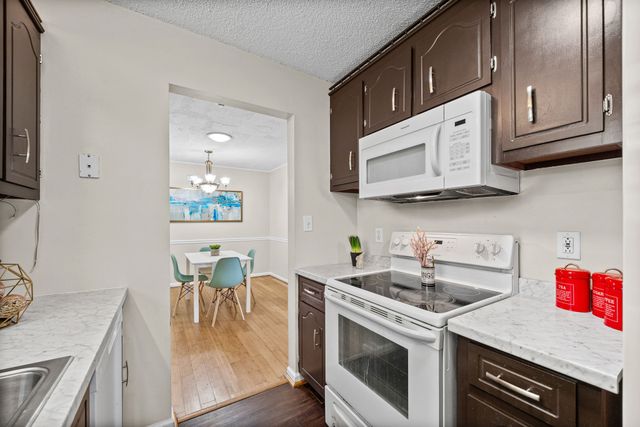 239 Golden Pond Ave, Oak Grove, KY 42262