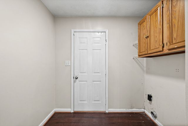 239 Golden Pond Ave, Oak Grove, KY 42262