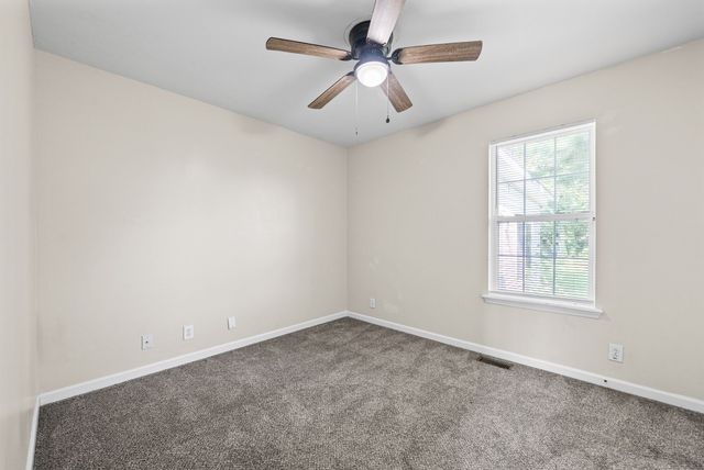 239 Golden Pond Ave, Oak Grove, KY 42262