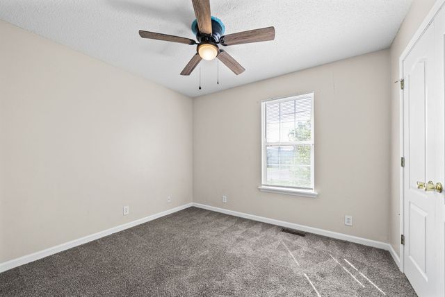 239 Golden Pond Ave, Oak Grove, KY 42262