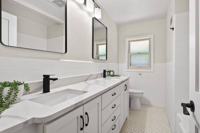 520 W Minnehaha Parkway, Minneapolis, MN 55419