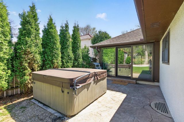 520 W Minnehaha Parkway, Minneapolis, MN 55419