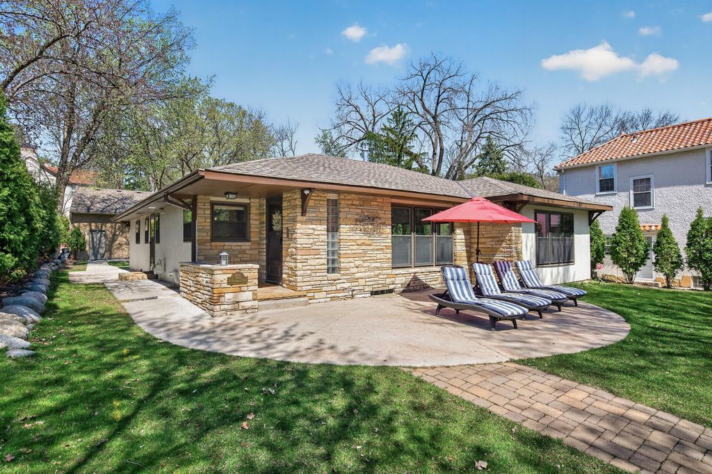 520 W Minnehaha Parkway, Minneapolis, MN 55419