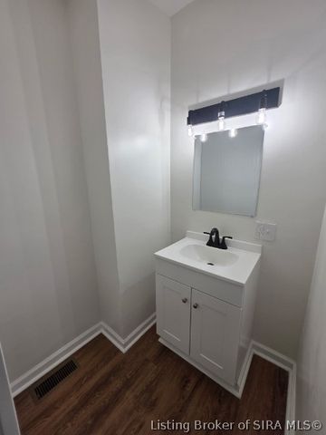 1738 Shelby Street, New Albany, IN 47150