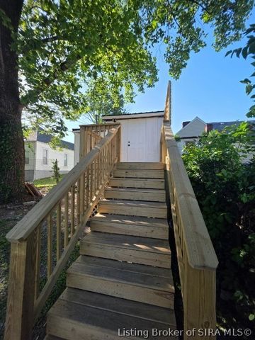 1738 Shelby Street, New Albany, IN 47150
