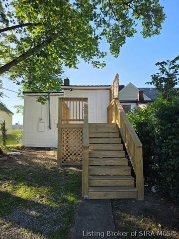 1738 Shelby Street, New Albany, IN 47150