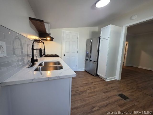 1738 Shelby Street, New Albany, IN 47150