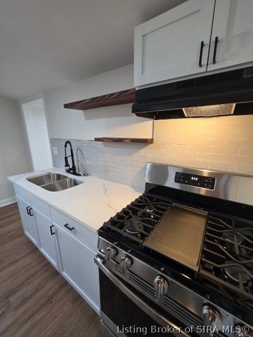 1738 Shelby Street, New Albany, IN 47150