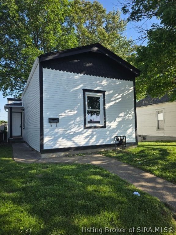 1738 Shelby Street, New Albany, IN 47150