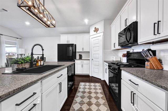 30250 Kingston Heath Drive, Cleveland, TX 77327