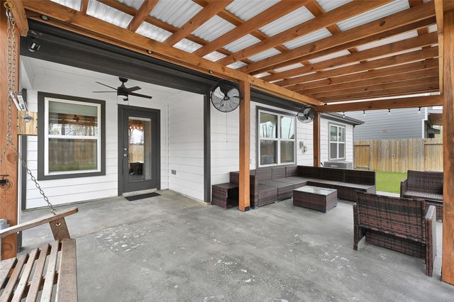 30250 Kingston Heath Drive, Cleveland, TX 77327