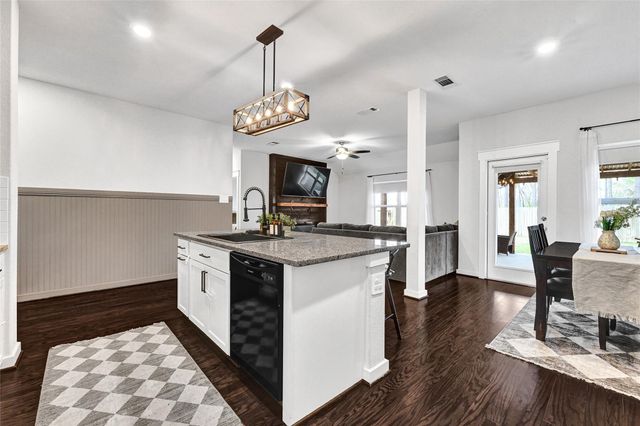 30250 Kingston Heath Drive, Cleveland, TX 77327