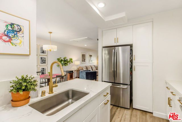 8025 Redlands Street 13, Playa Del Rey (los Angeles), CA 90293