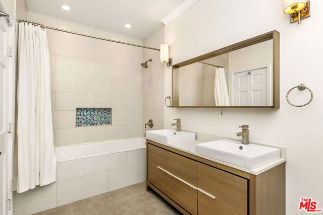 8025 Redlands Street 13, Playa Del Rey (los Angeles), CA 90293