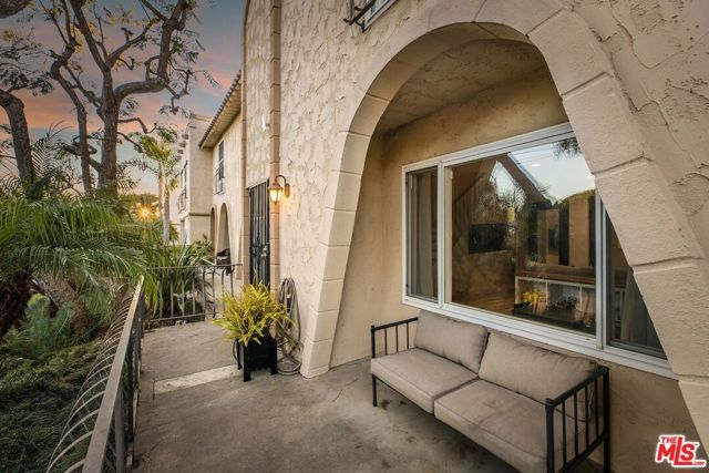 8025 Redlands Street 13, Playa Del Rey (los Angeles), CA 90293