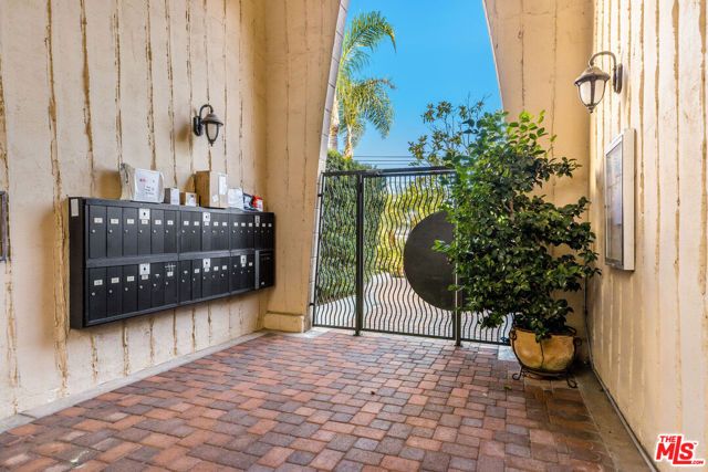 8025 Redlands Street 13, Playa Del Rey (los Angeles), CA 90293