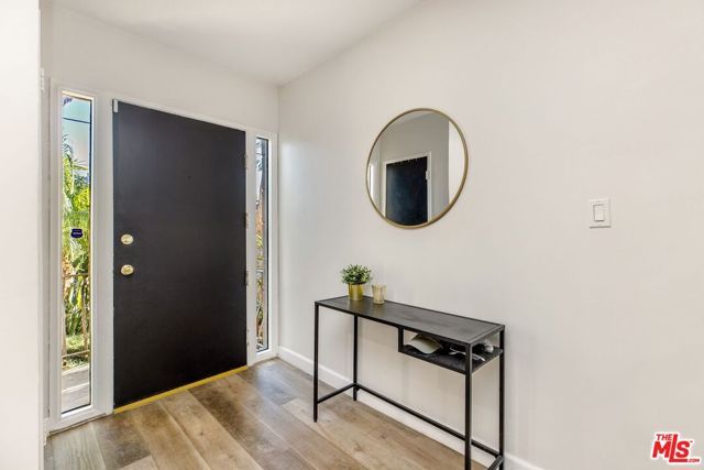 8025 Redlands Street 13, Playa Del Rey (los Angeles), CA 90293