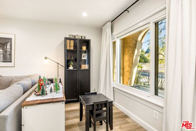 8025 Redlands Street 13, Playa Del Rey (los Angeles), CA 90293