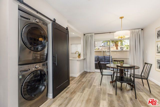 8025 Redlands Street 13, Playa Del Rey (los Angeles), CA 90293