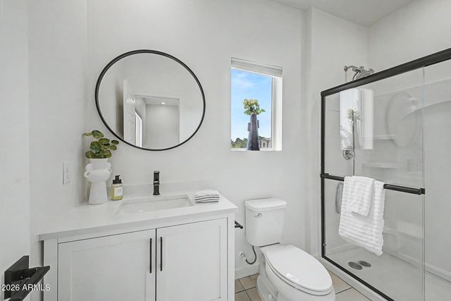 2275 W HARMONT Drive, Phoenix, AZ 85021