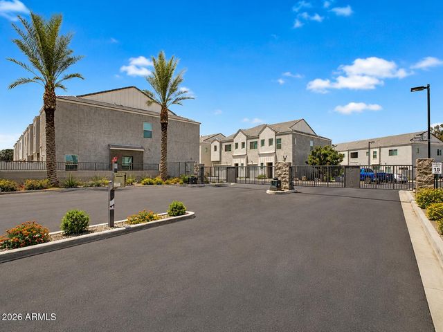 2275 W HARMONT Drive, Phoenix, AZ 85021