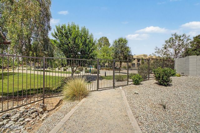 2275 W HARMONT Drive, Phoenix, AZ 85021