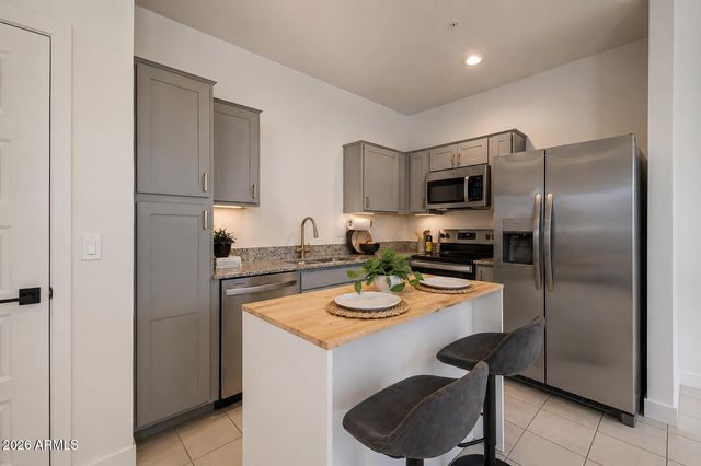 2275 W HARMONT Drive, Phoenix, AZ 85021