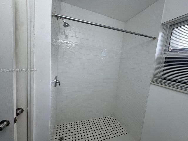 630 NE 15th Ct, Fort Lauderdale, FL 33304