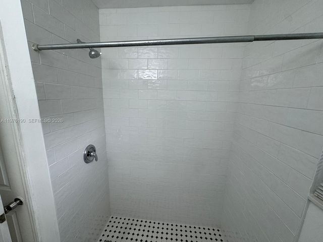 630 NE 15th Ct, Fort Lauderdale, FL 33304