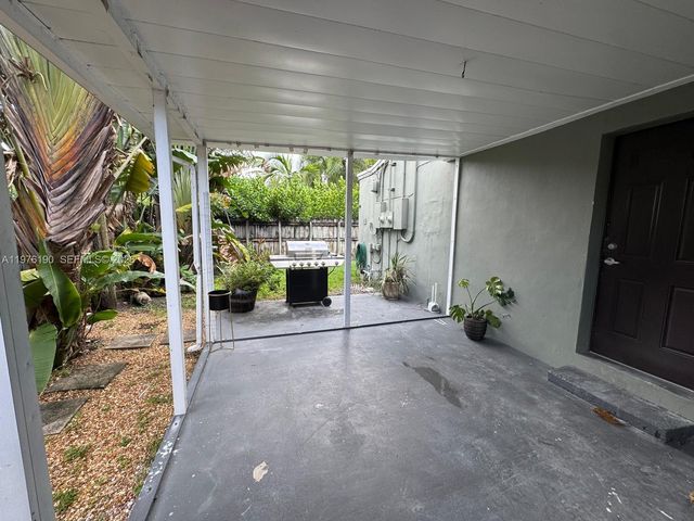 630 NE 15th Ct, Fort Lauderdale, FL 33304