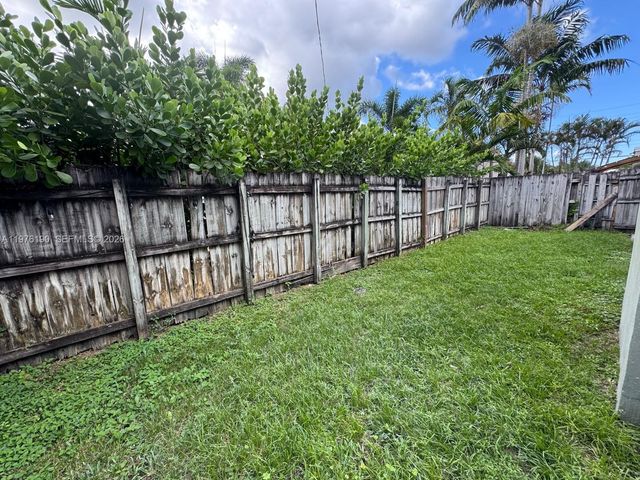 630 NE 15th Ct, Fort Lauderdale, FL 33304