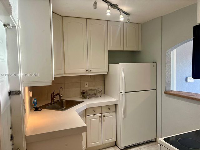 630 NE 15th Ct, Fort Lauderdale, FL 33304