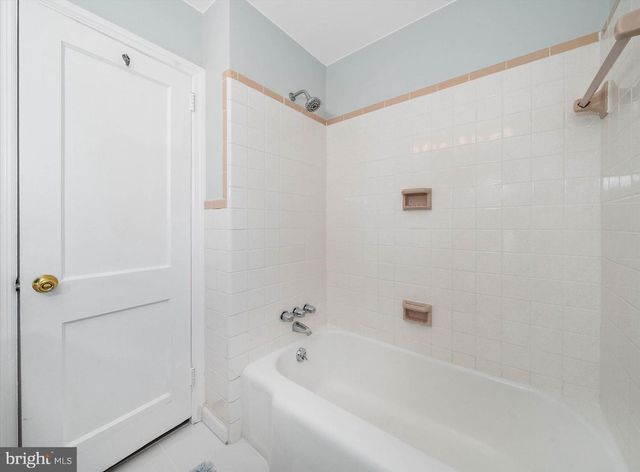 1014 FOULK RD, Wilmington, DE 19803