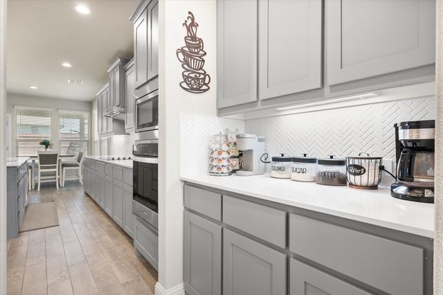 6037 Kansas Trail, Midlothian, TX 76065
