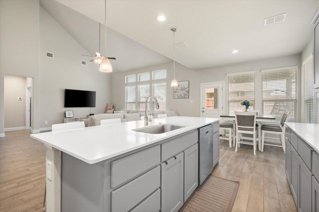 6037 Kansas Trail, Midlothian, TX 76065