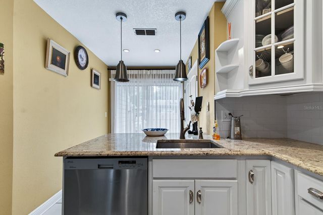 2728 BENTLEY DRIVE, Palm Harbor, FL 34684