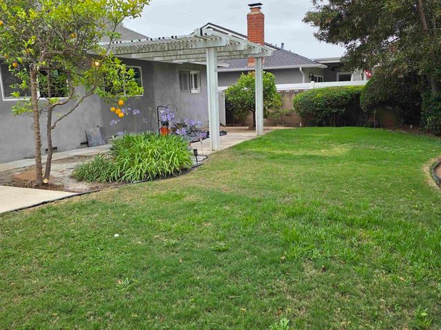 1979 San Pablo Dr, San Marcos, CA 92078