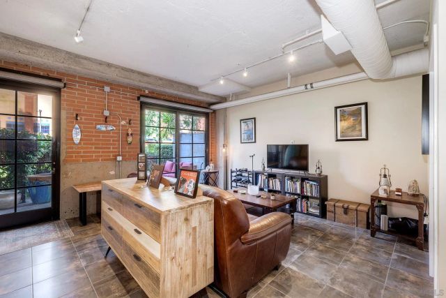 3940 7th Ave 112, San Diego, CA 92103