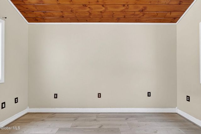 10 Katherine Terrace, Clifton Park, NY 12065