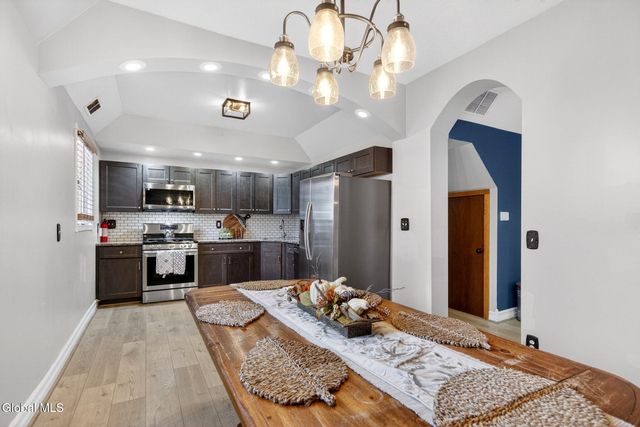 10 Katherine Terrace, Clifton Park, NY 12065