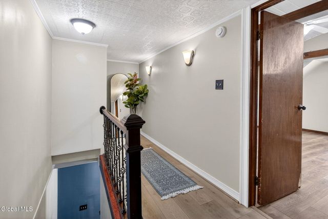 10 Katherine Terrace, Clifton Park, NY 12065