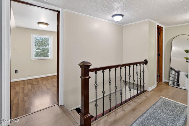 10 Katherine Terrace, Clifton Park, NY 12065