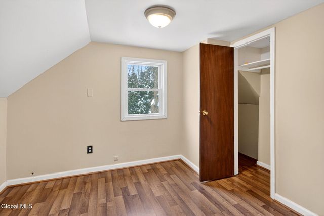 10 Katherine Terrace, Clifton Park, NY 12065