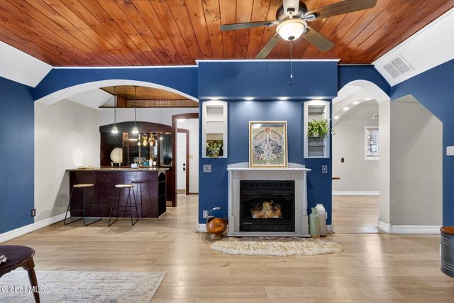 10 Katherine Terrace, Clifton Park, NY 12065