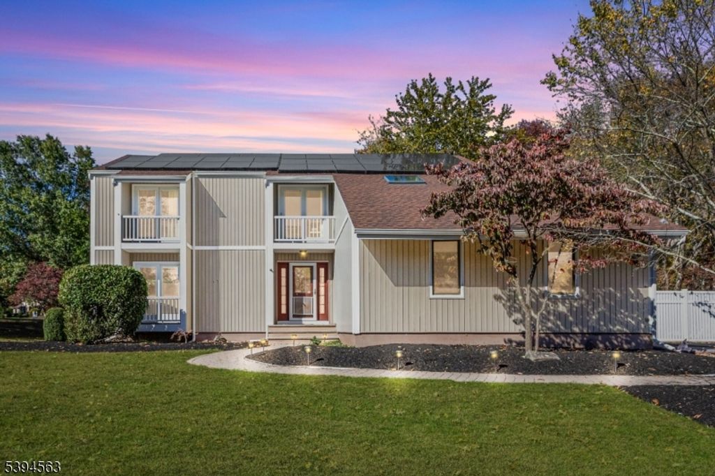 16 Dartmouth Rd, Clinton Twp., NJ 08801