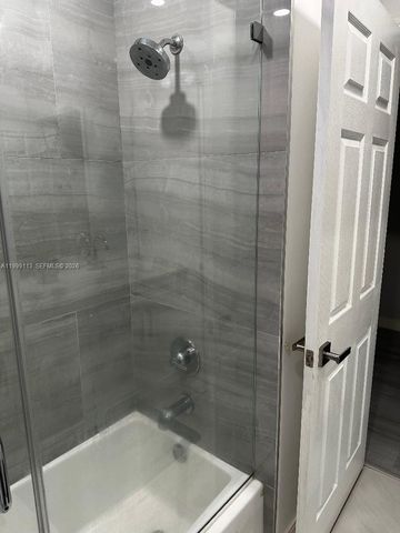 7690 S Southwood Cir, Davie, FL 33328