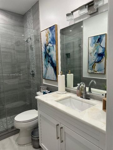 7690 S Southwood Cir, Davie, FL 33328