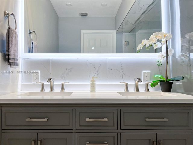 3390 SW 21st St, Fort Lauderdale, FL 33312